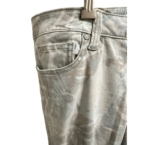 💰BOGO💰 cAbi Leaf Print Cropped Jeans With Pockets & Belt Loops sz 8 - Picture 5 of 9